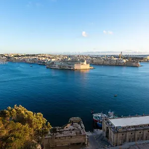 Large 3 Bedroom Valletta